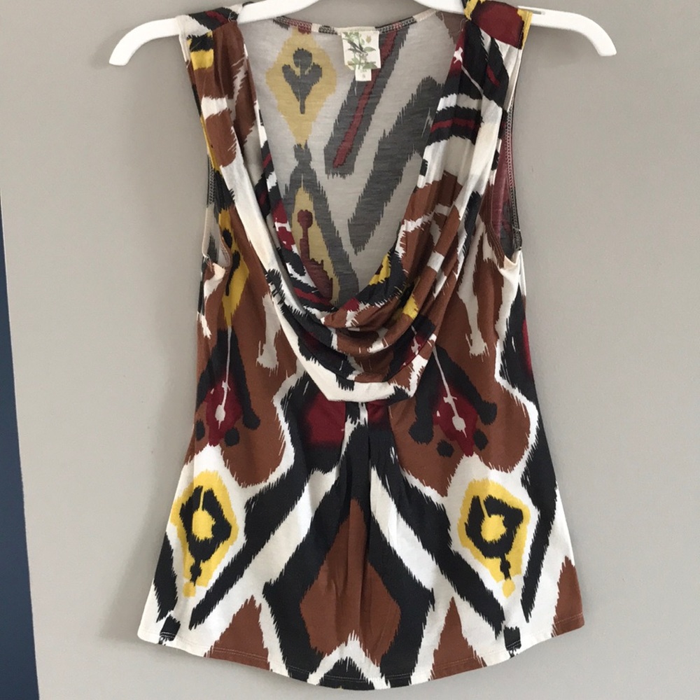 Patterned scoop neck top